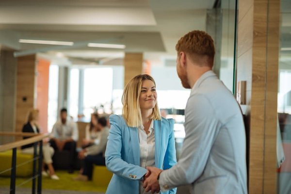 De quelle manière les enseignes lumineuses peuvent-elles propulser votre entreprise vers de nouveaux sommets ?