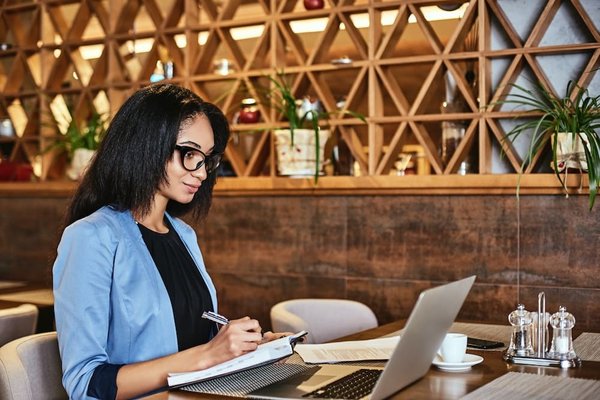 Améliorer son profil LinkedIn : développer votre réseau et renforcer votre marque personnelle