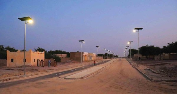 Lampadaire solaire pour routes : les avantages avec son installation